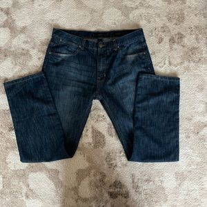 Dark wash like new men’s jeans
